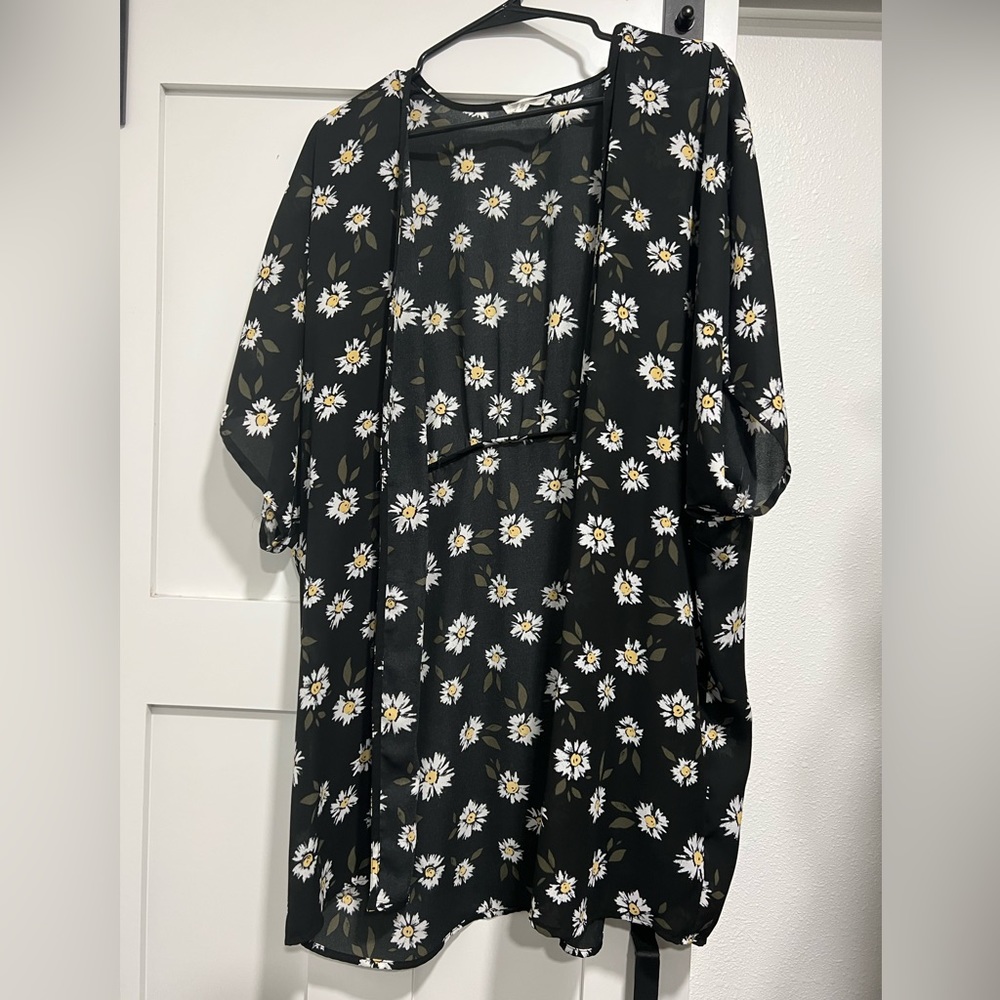 Womens kimono from Maurices size S/M